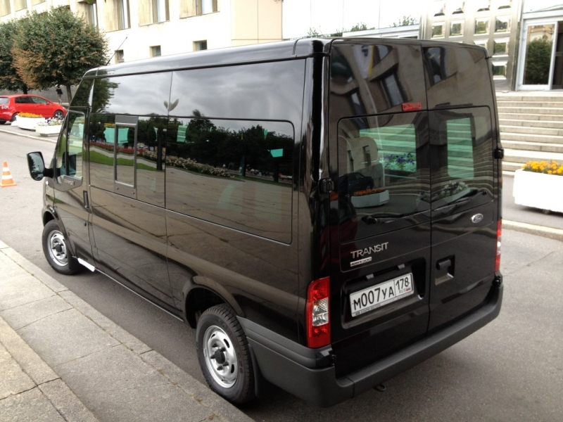 Микроавтобус Ford Transit