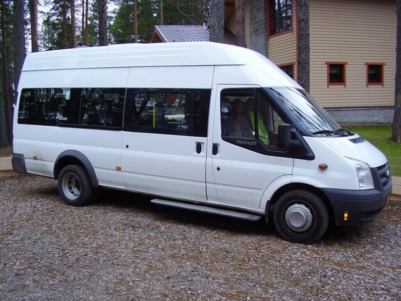 Микроавтобус Ford Transit