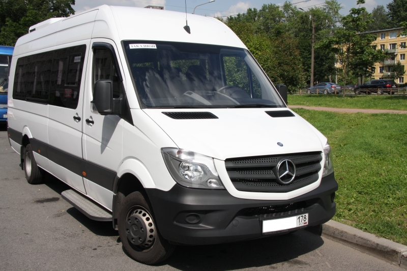 Микроавтобус Mercedes-Benz Sprinter