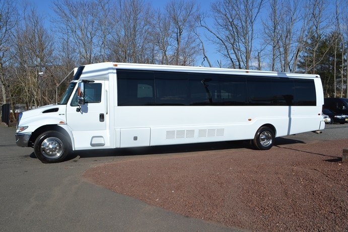Автобус Мега Пати Бас (белый)